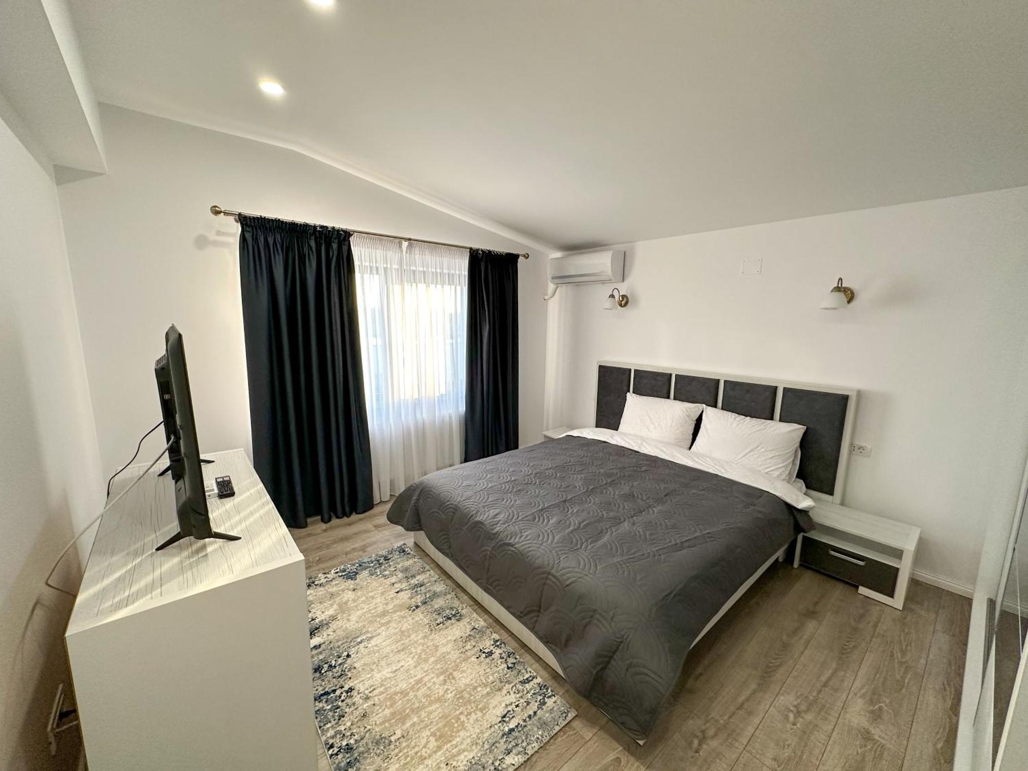 Zim Family Airport Apartment Otopeni Ngoại thất bức ảnh