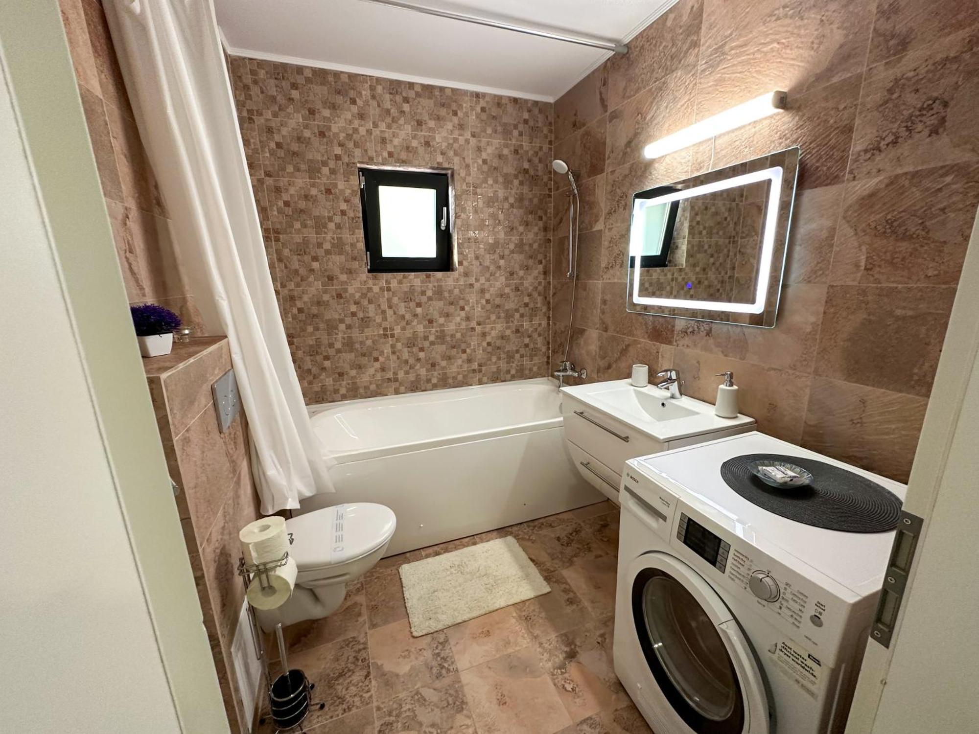 Zim Family Airport Apartment Otopeni Ngoại thất bức ảnh