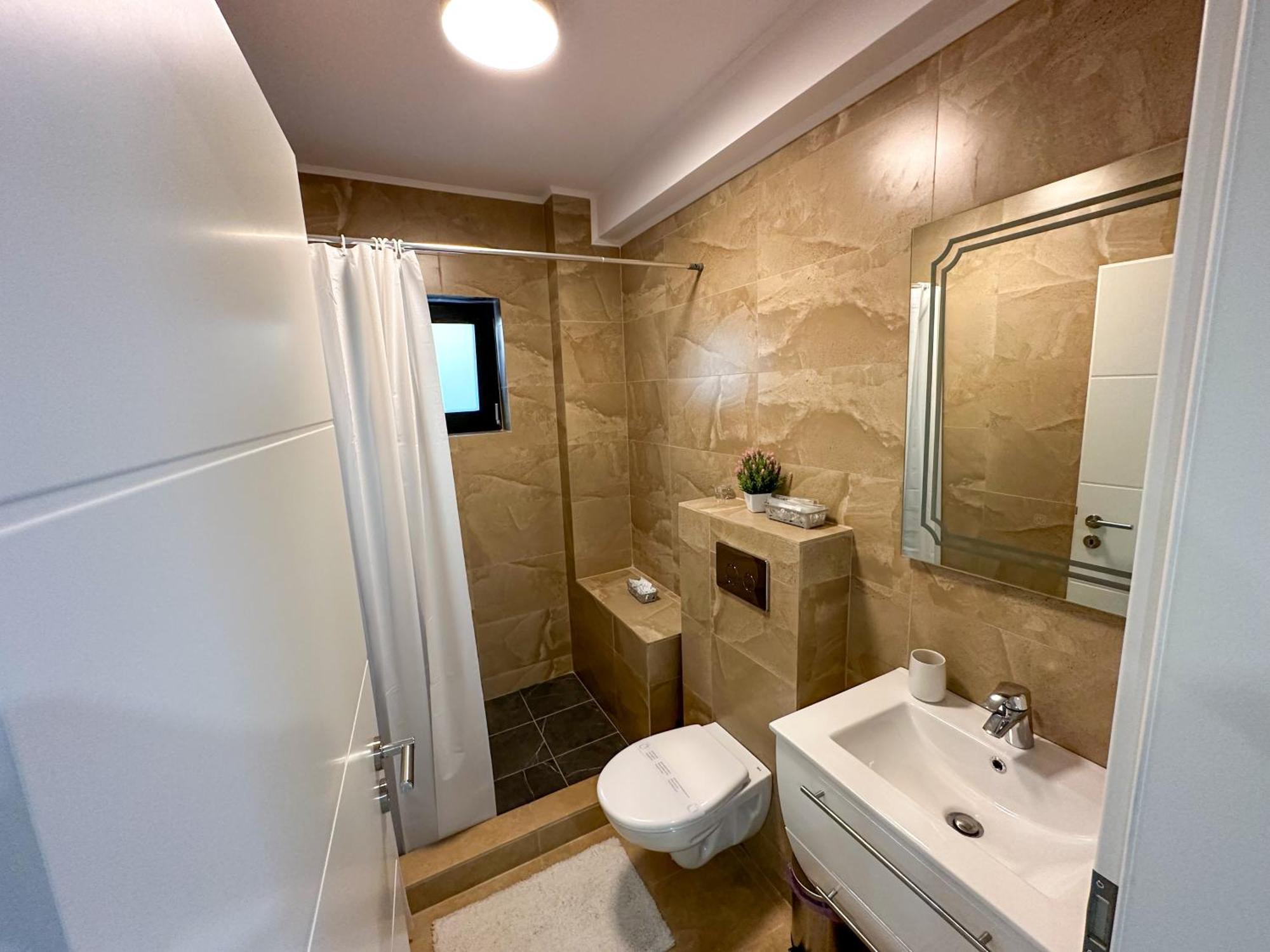 Zim Family Airport Apartment Otopeni Ngoại thất bức ảnh