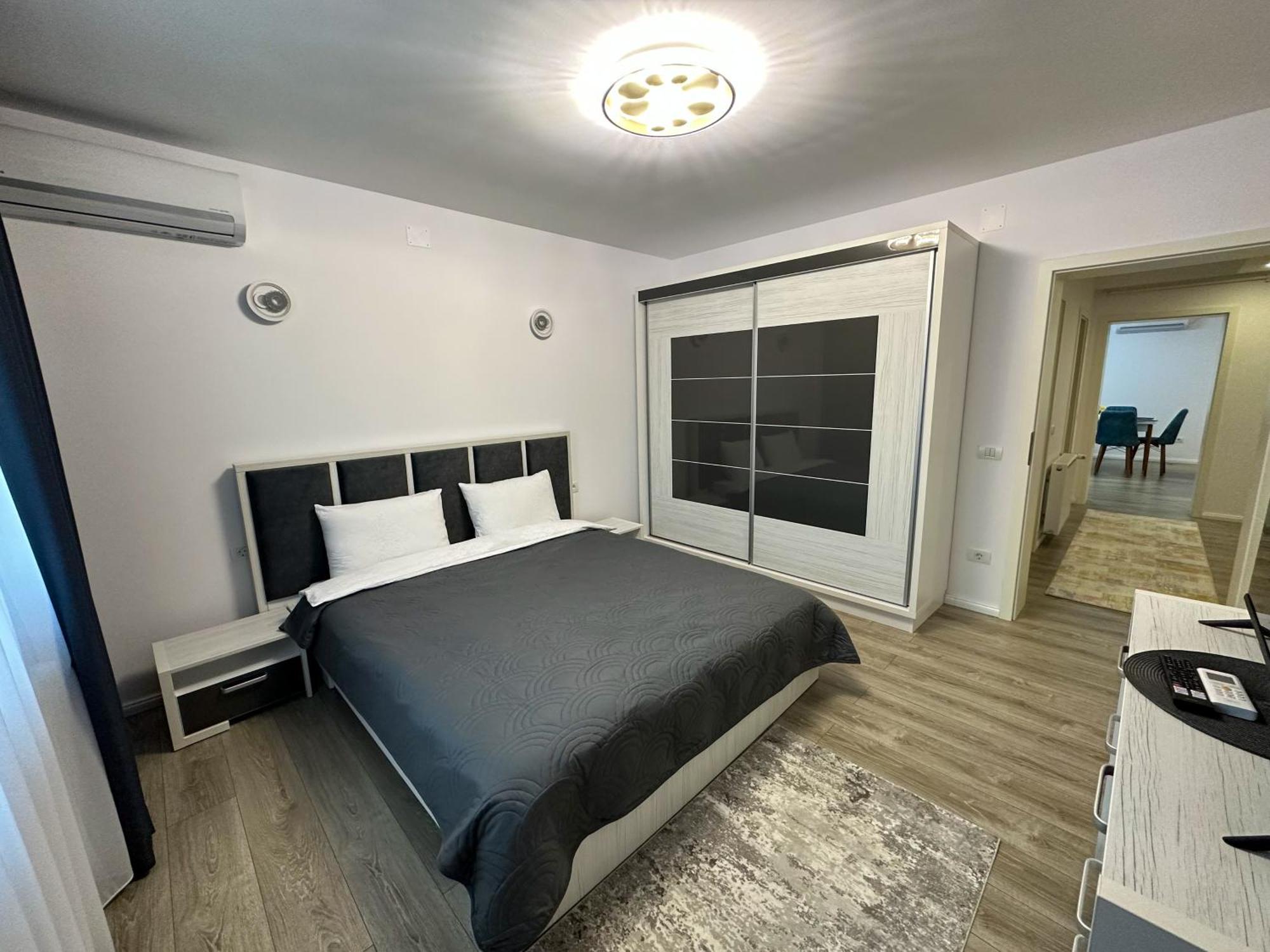 Zim Family Airport Apartment Otopeni Ngoại thất bức ảnh