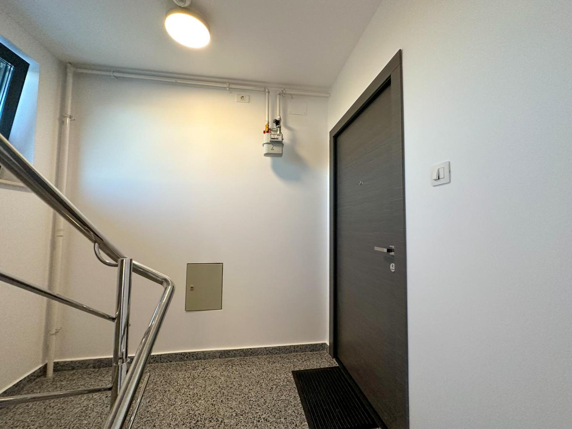 Zim Family Airport Apartment Otopeni Ngoại thất bức ảnh
