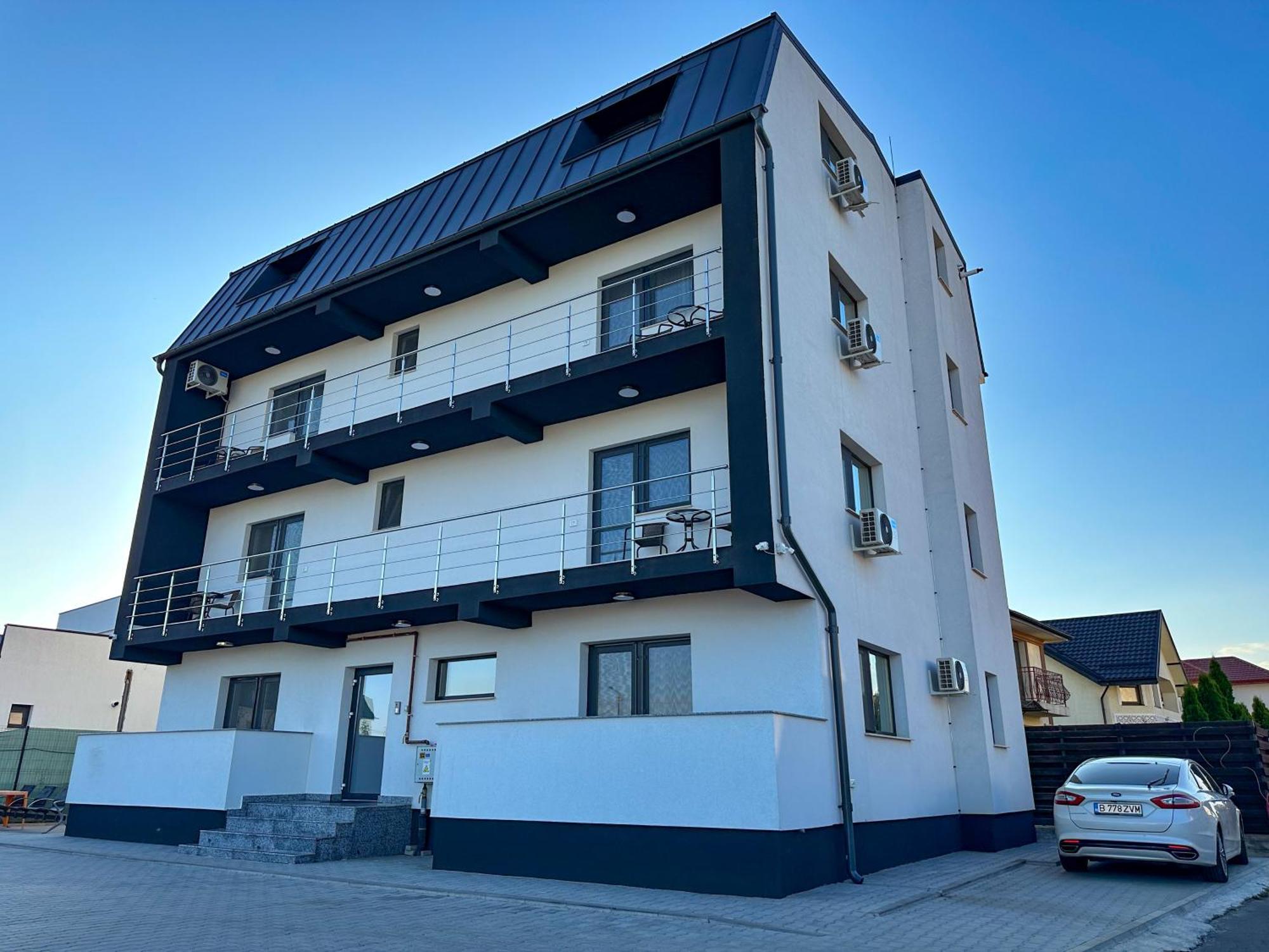 Zim Family Airport Apartment Otopeni Ngoại thất bức ảnh